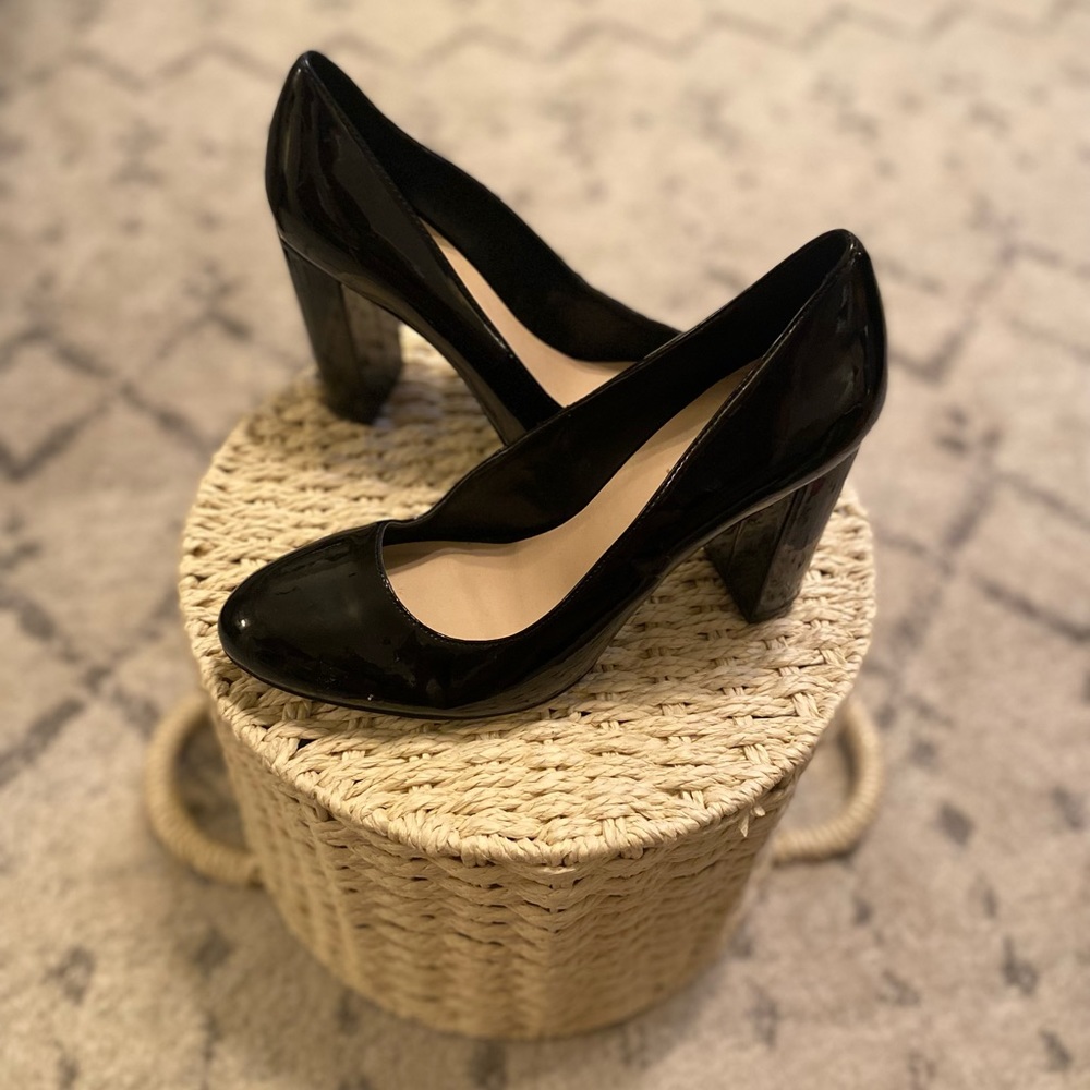 Nine West heels, Black Patent, size 8. Only worn a few times.